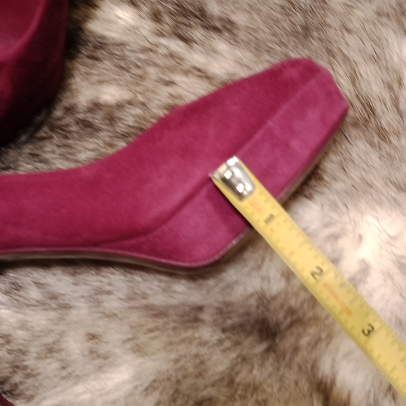 Yves Saint Laurent suede heels - Picture 9 of 16